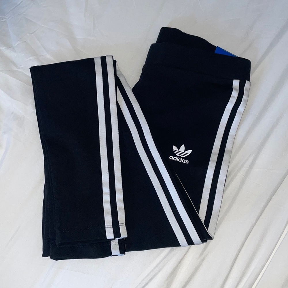 Adida’s black 3 stripe tights leggings